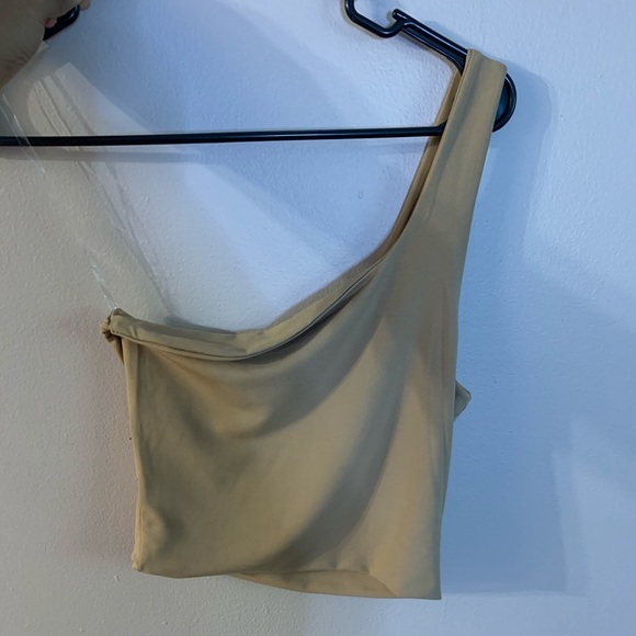 Tan shoulder tank top - Picture 2 of 2